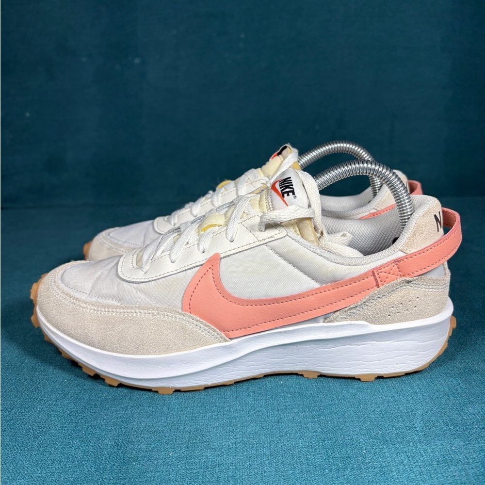 ✨Nike Women's Cream and Coral Athletic Sneakers—sold-out colorway!✨